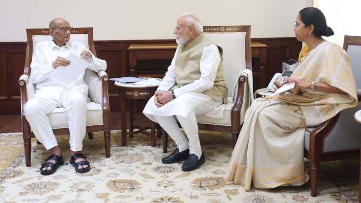 महाराष्ट्र में क्या चल रहा? 20 दिन में दूसरी बार PM मोदी और सुप्रिया सुले की मुलाकात, सियासी गलियारों में बढ़ी हलचल महाराष्ट्र में क्या चल रहा? 20 दिन में दूसरी बार PM मोदी और सुप्रिया सुले की मुलाकात, सियासी गलियारों में बढ़ी हलचल