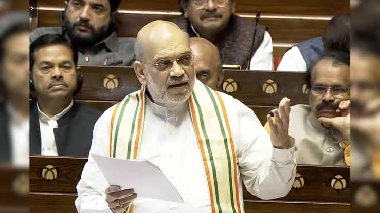 लोकसभा में कल छात्रों के मुद्दे पर बयान दे सकते हैं अमित शाह, राहुल गांधी और खरगे की अहम बैठक; संसद गतिरोध खत्म करने की कोशिश तेज लोकसभा में कल छात्रों के मुद्दे पर बयान दे सकते हैं अमित शाह, राहुल गांधी और खरगे की अहम बैठक; संसद गतिरोध खत्म करने की कोशिश तेज