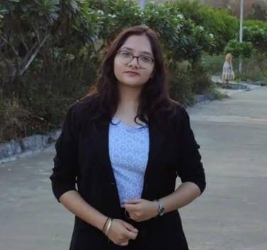 नोएडा: PG रूम में मिला युवती का शव, धारदार हथियार से हत्या की आशंका नोएडा: PG रूम में मिला युवती का शव, धारदार हथियार से हत्या की आशंका