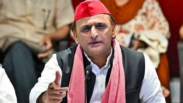 ‘अखिलेश विकल्प नहीं, संकल्प…’, सपा दफ्तर के बाहर लगा पोस्टर, यूपी की सियासत में मचा घमासान ‘अखिलेश विकल्प नहीं, संकल्प…’, सपा दफ्तर के बाहर लगा पोस्टर, यूपी की सियासत में मचा घमासान