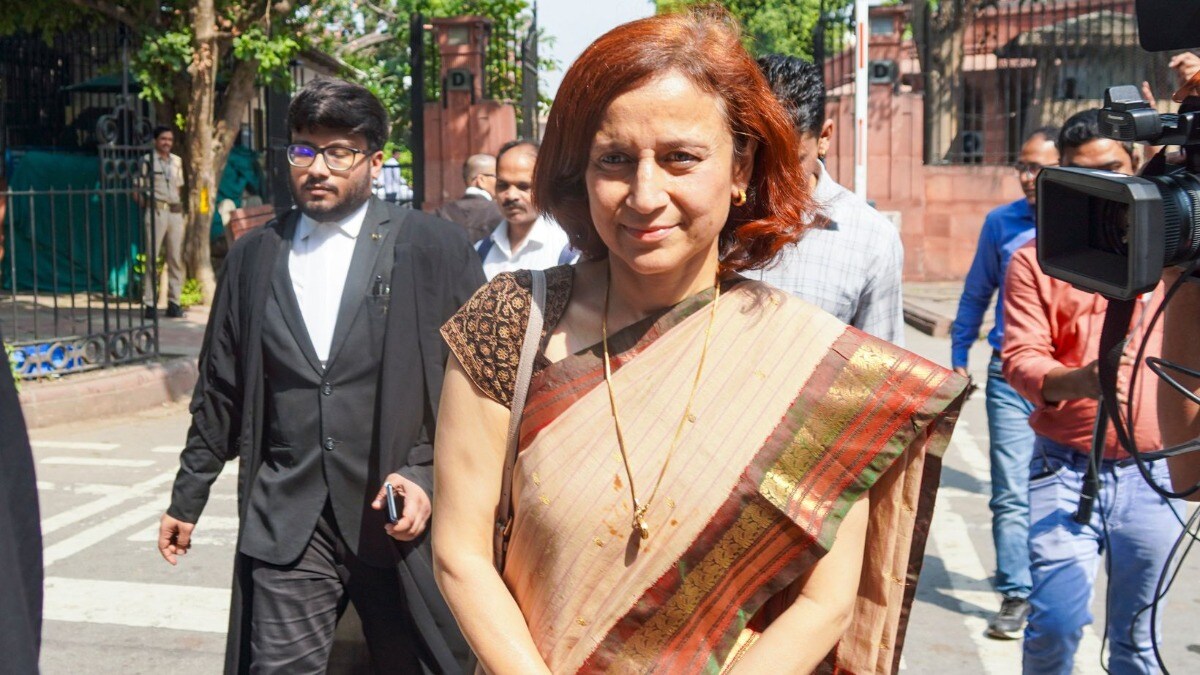 ‘सोनम वांगचुक की पत्नी क्या, खुद राष्ट्रपति भी…’ वंदे मातरम पर बोले मौलाना साजिद रशीदी
