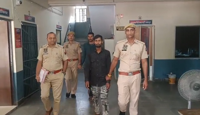 हरमाड़ा पुलिस को बड़ी सफलता, दो शातिर नकबजन गिरफ्तार, चोरी का माल और नकदी बरामद हरमाड़ा पुलिस को बड़ी सफलता, दो शातिर नकबजन गिरफ्तार, चोरी का माल और नकदी बरामद