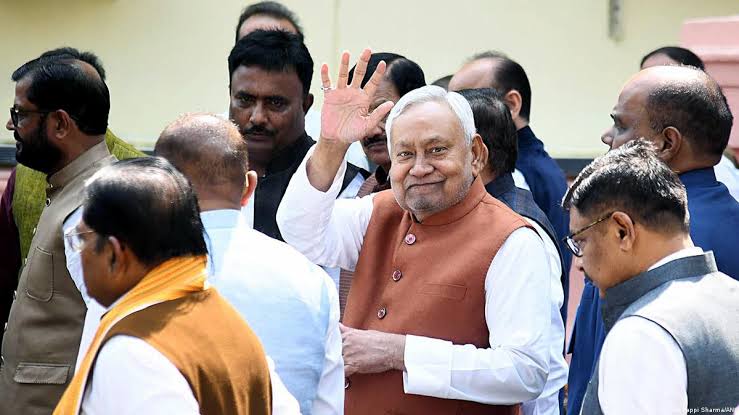 बिहार से जाने वाली है NDA सरकार? नीतीश के करीबी का बड़ा दावा बिहार से जाने वाली है NDA सरकार? नीतीश के करीबी का बड़ा दावा